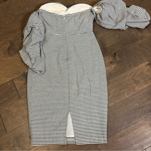 Chic Striped Long Sleeve Dress - Picture 5 of 6